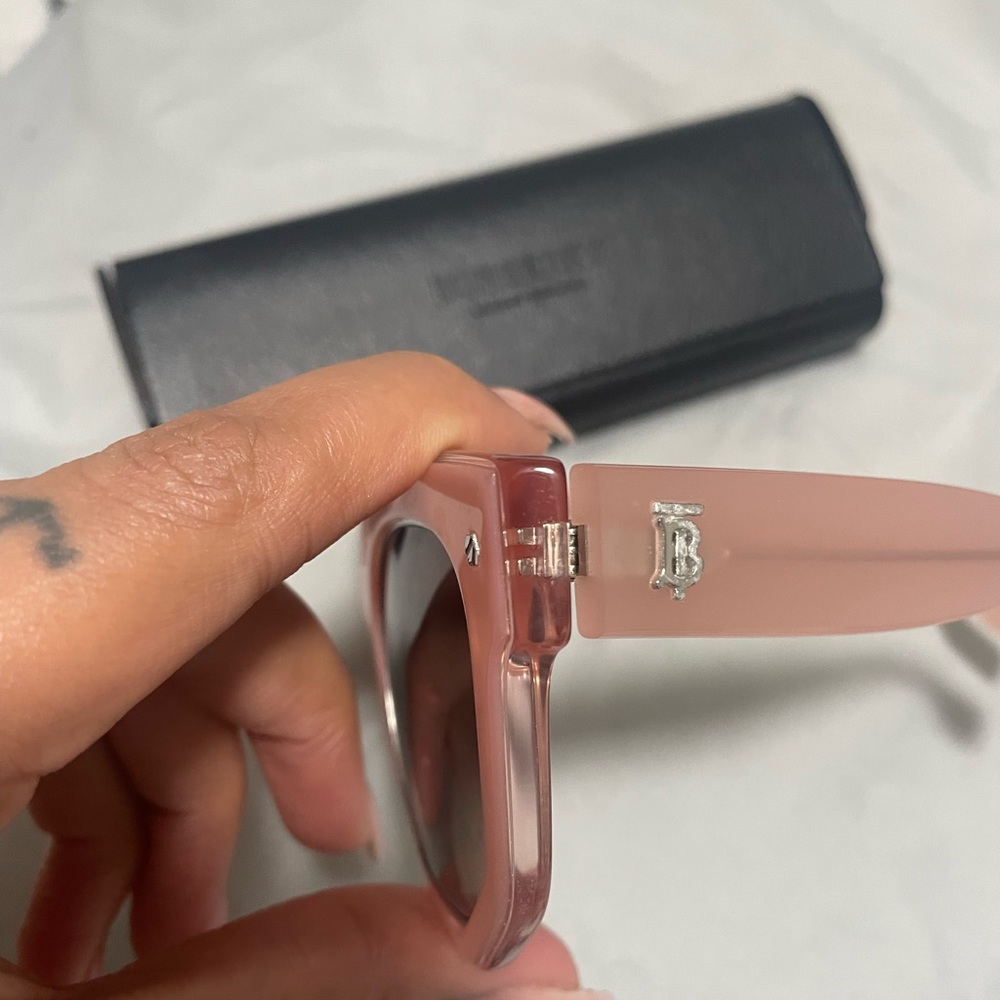 Burberry sunglasses - Picture 5 of 9